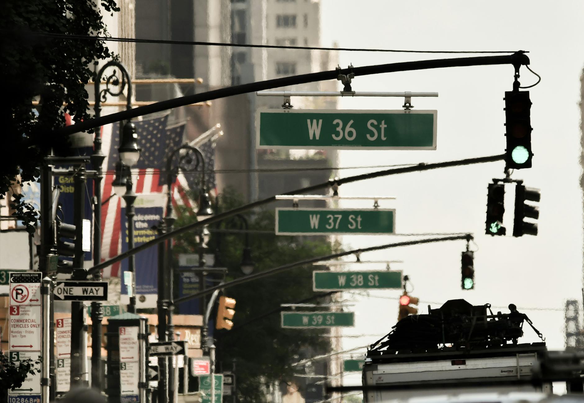 Piłkarze Zagłębia Sosnowiec podczas meczu, informacja o zmianie trenera i transmisji